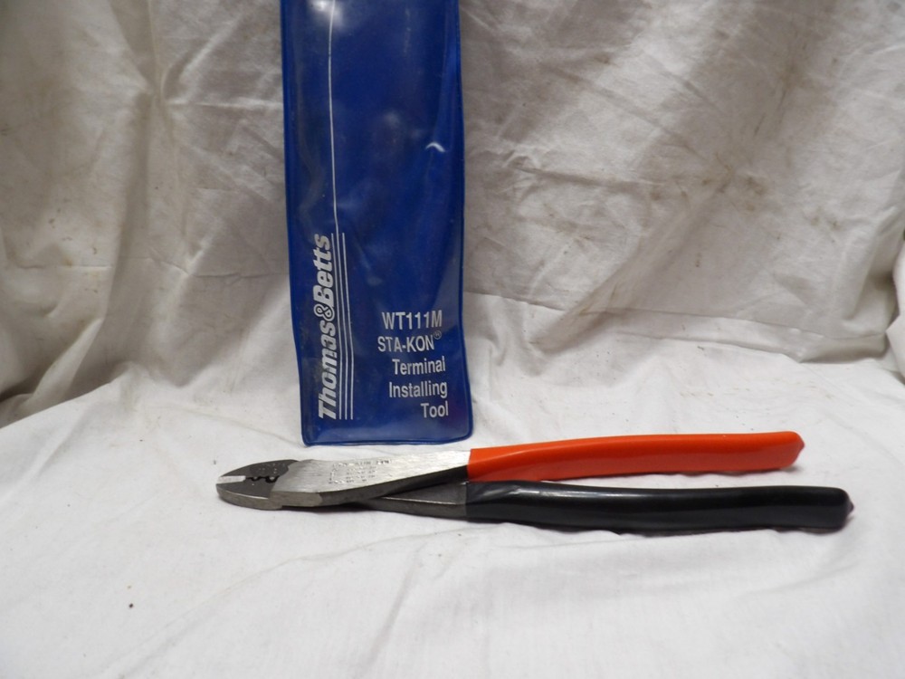 Thomas & Betts WT-111-M Sta-Kon Wire Terminal Pliers