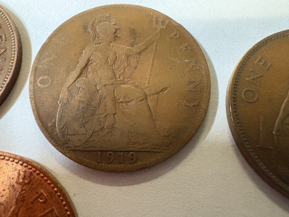 Great Britain - Six Coins.