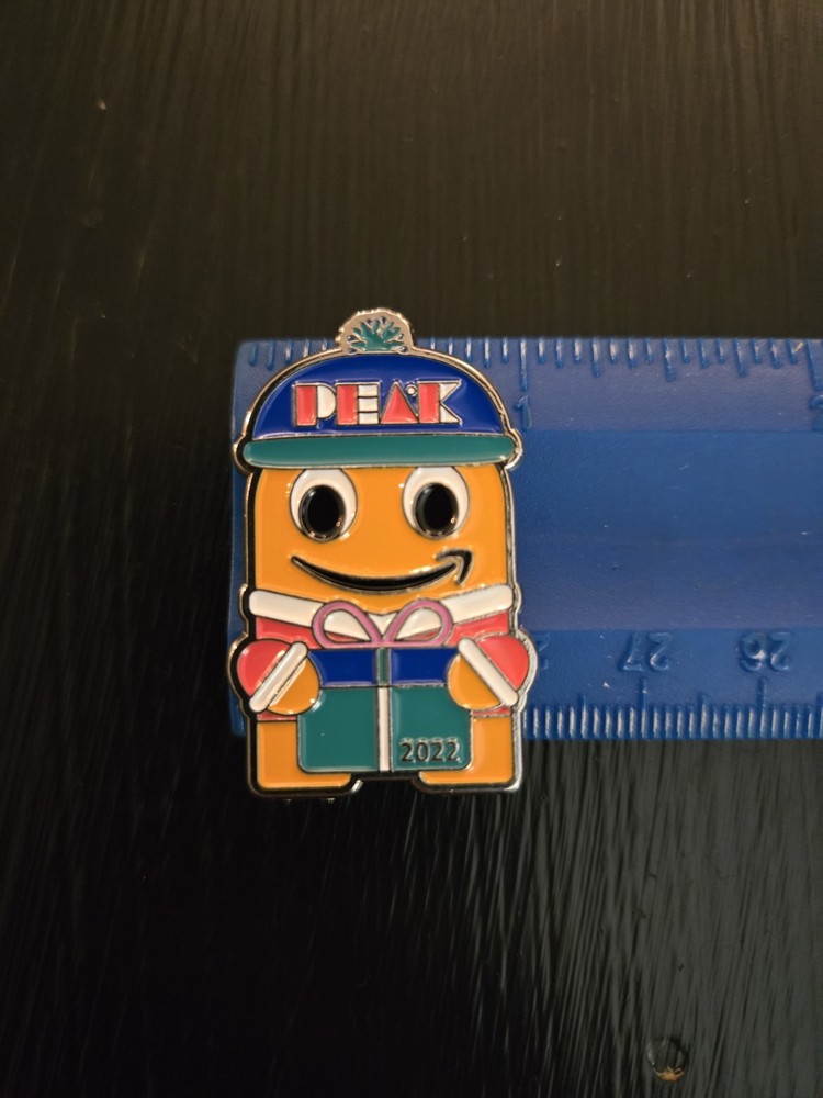 Amazon Associate "Peak 2022' Peccy Pin