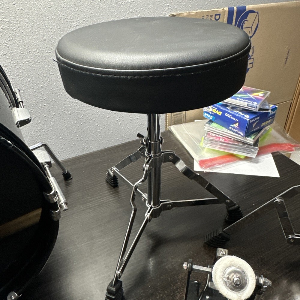 Rogue Lil' Kicker 3-Piece Junior Drum Set Black Pre- Owned