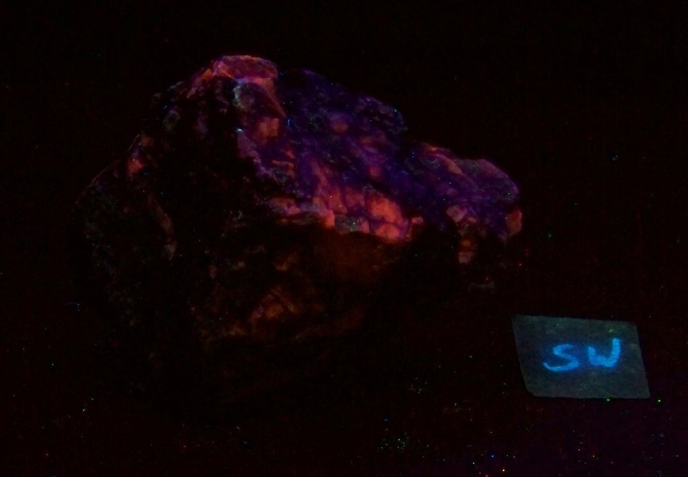 Fluorescent Calcite from Bullard Peak UV Specimen