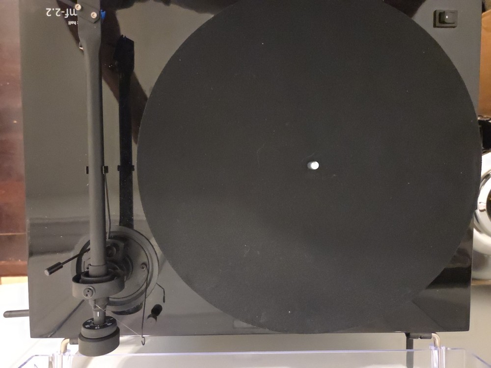 Music Hall MMF-2.2 TURNTABLE