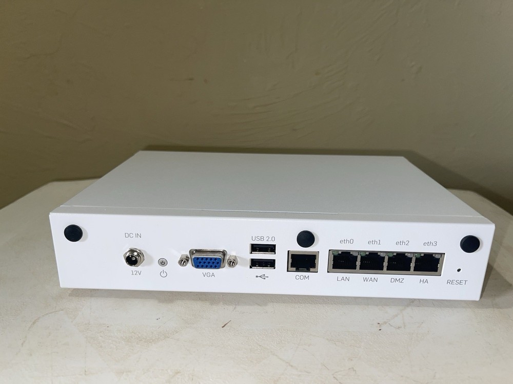 Sophos SG 105 Network Security Firewall Appliance VPN Device