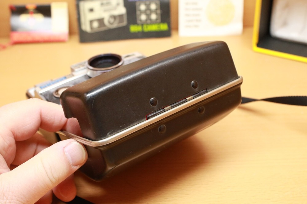 Vintage Kodak Instamatic 804 Camera, Original Hard Shell Case/Strap BOX UNTESTED