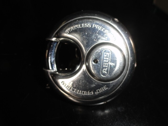 ABUS Stainless Diskus 28 70 Pad Lock with keys