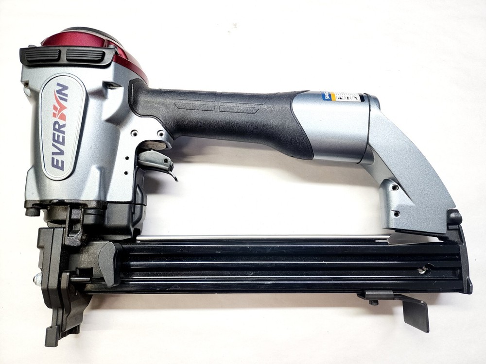 Everwin SN40S2, Wide Crown Stapler, 3/4" to 1-1/2" Fastener Range