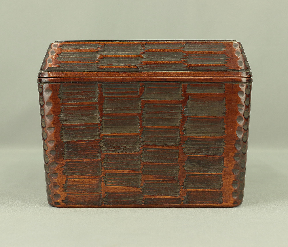 一峰 Ippo 'Orchid' Sanuki Lacquer Carving Square Box VA416