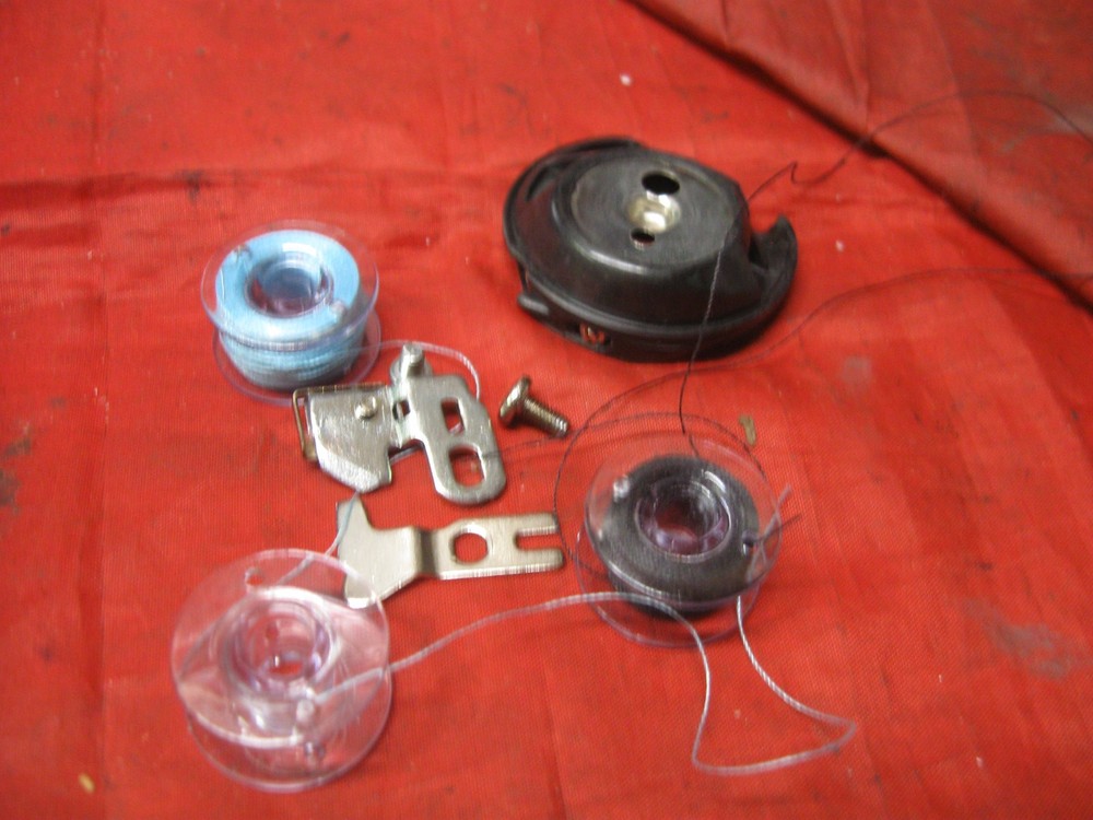 SINGER SEWING MACHINE 7422 ADVANCE BOBBIN CASE