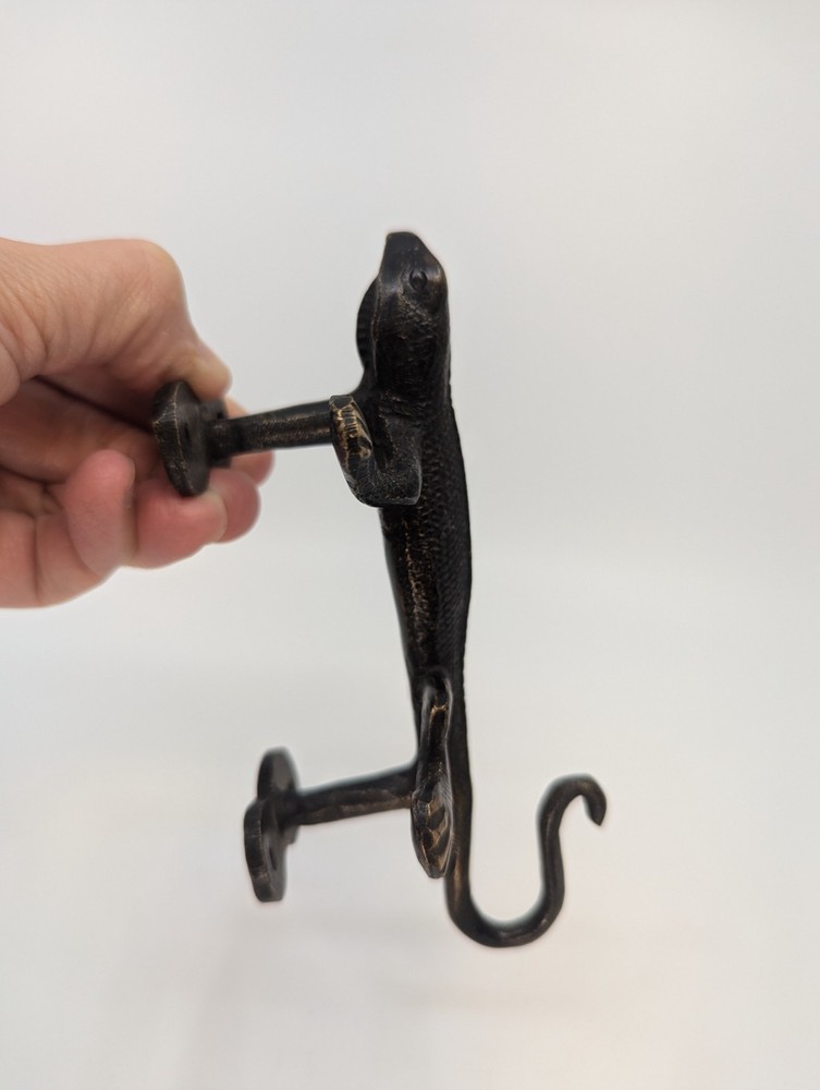 Brass Lizard Hook Hanger for Wall Mounting