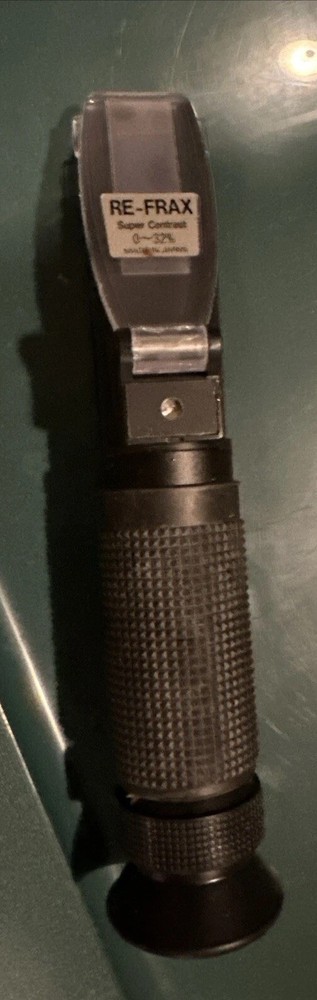 Hand held Refractometer