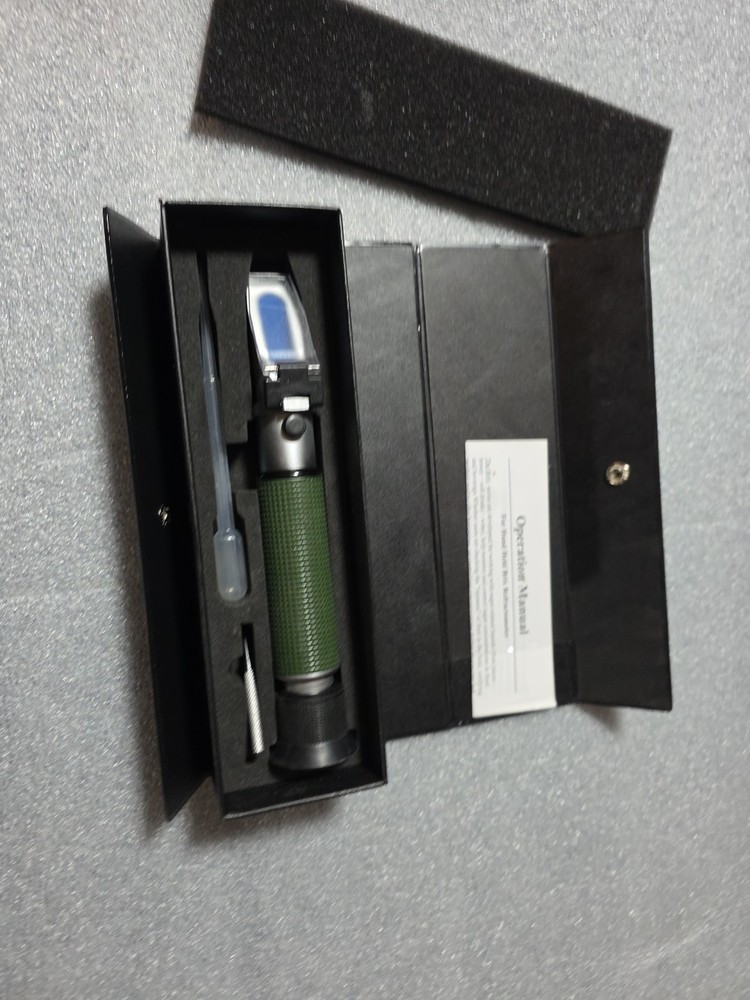 Zebra Skimmers Hand held Refractometer MT-010ATC
