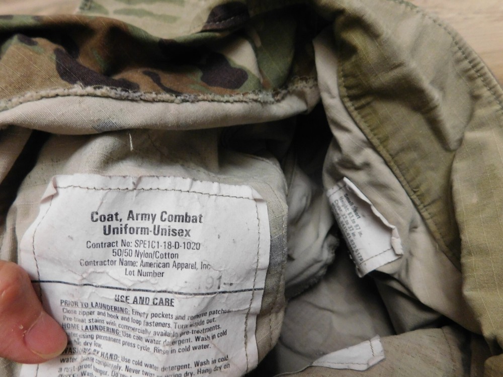 US ARMY OCP COAT SZ SMALL - SHORT