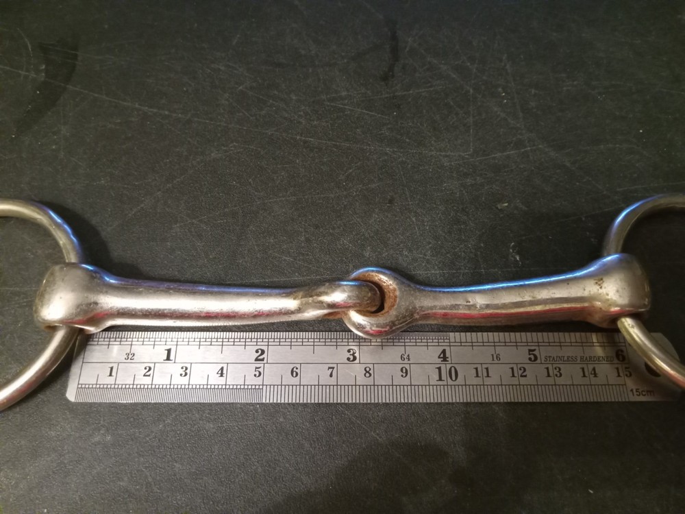 loose ring snaffle bit 5 3/4 in mouth