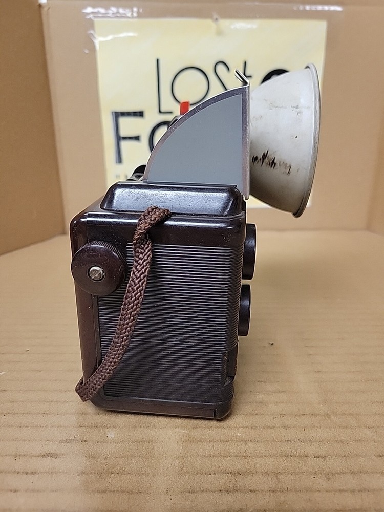 Vintage Argus 75 Camera With Flash And Carrying Strap 75mm *Untested