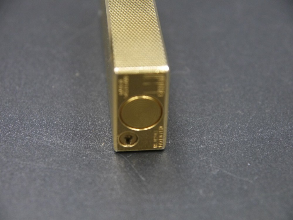 Dunhill Plaque D'Or - Exquisite Cigarette Lighter in Perfect Condition...!!!