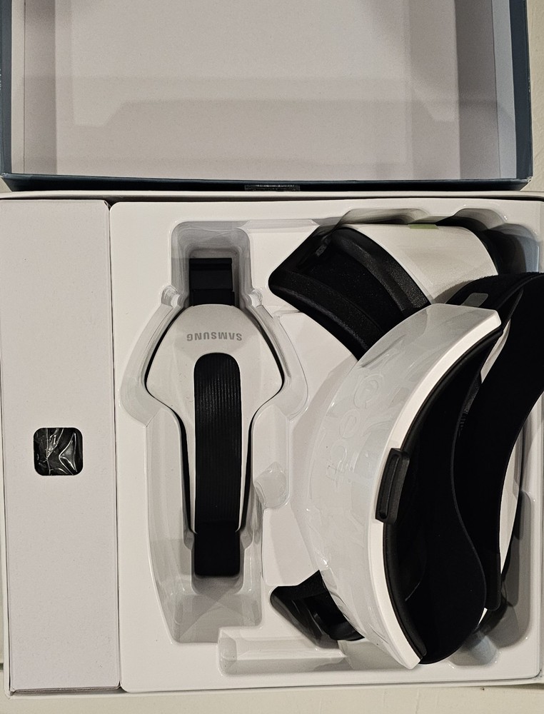 Samsung Gear VR Virtual Reality Headset Powered Oculus for s6