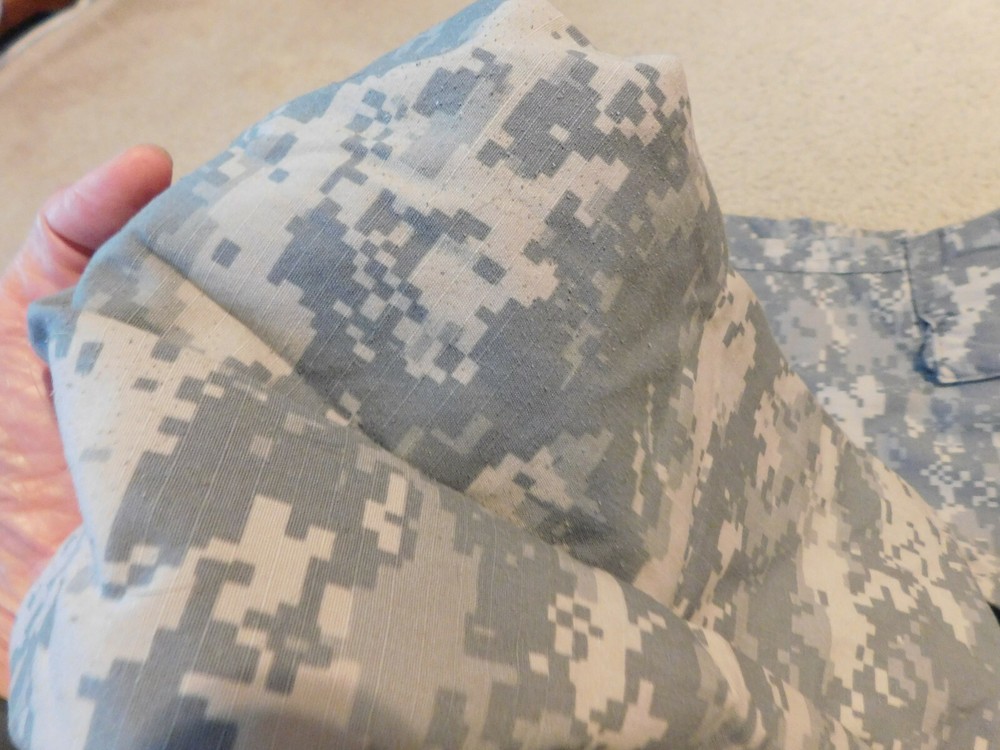 US ARMY ACU PANTS SIZE MEDIUM - LONG