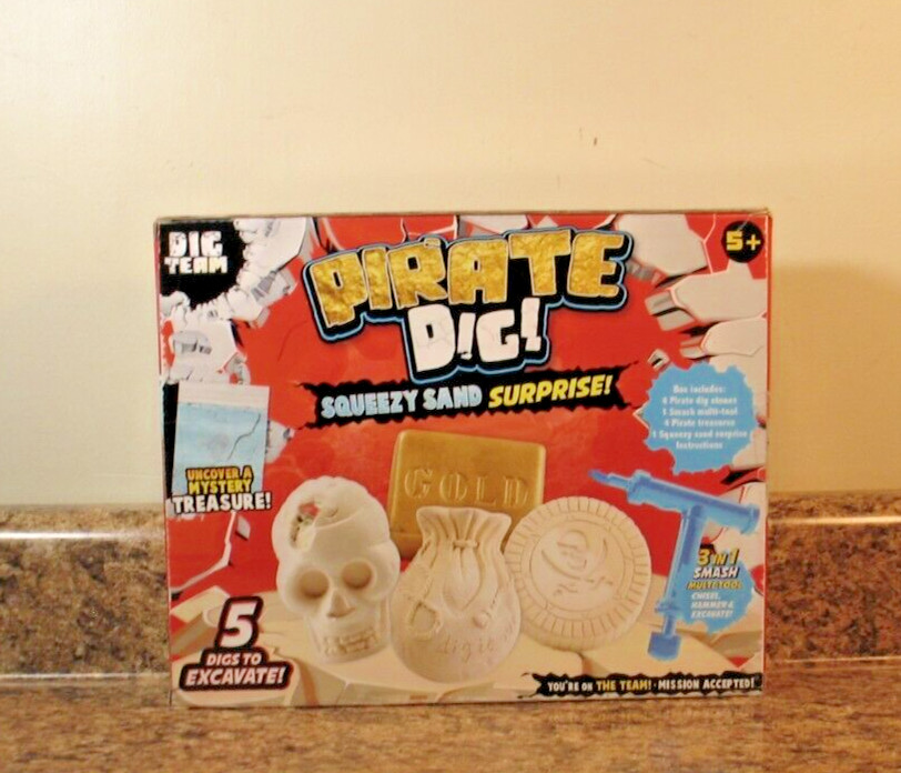 Pirate Dig!  Activity Set 4 Treasures Surprise Tool NEW
