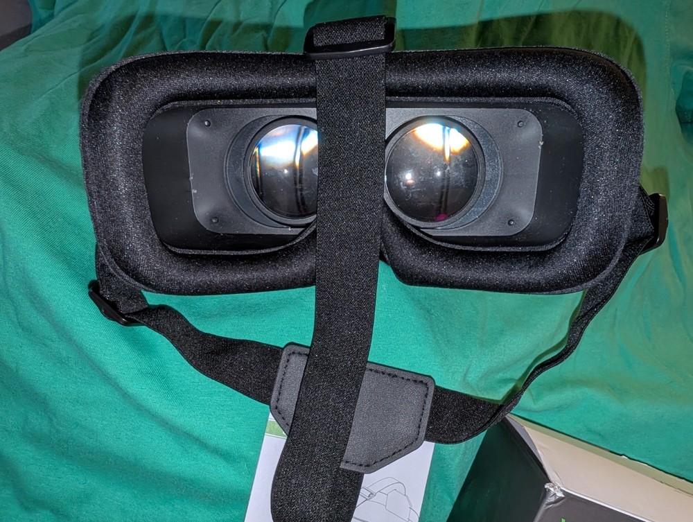 VR Shinecon Virtual Reality Glasses - New Never Used