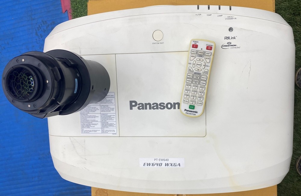 Panisonic PT-EW640 Projector
