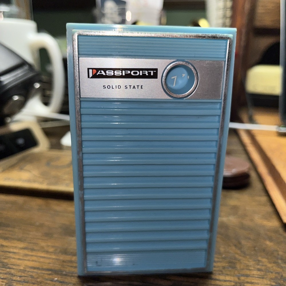 Vintage Passport Solid State 8 Transistor Radio Tested And Works