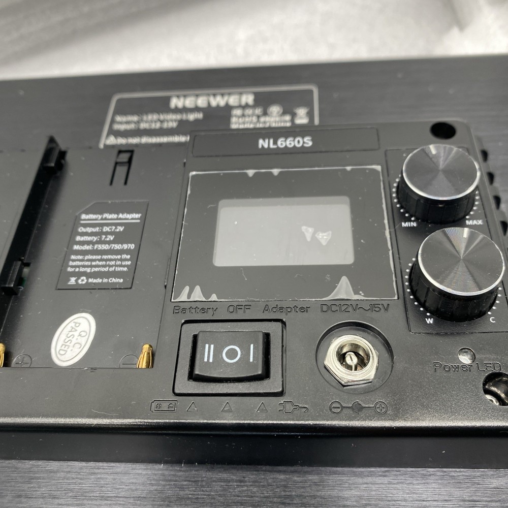 NEEWER LED-NL660S Video Light Dimmable Bi-Color LED Panel. Works Tested