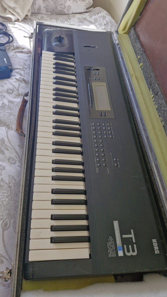 KORG T3 Workstation 1989