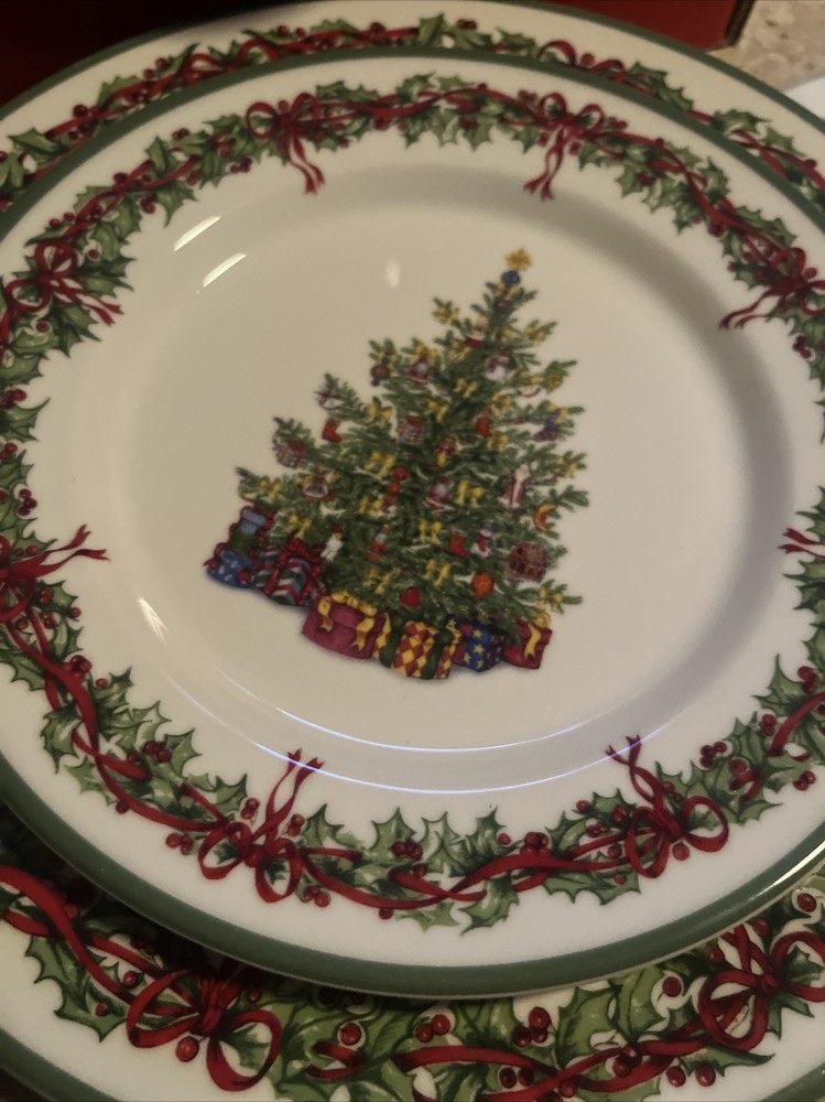 Christopher Radko holiday celebrations dinnerware 7 Piece set earthenware