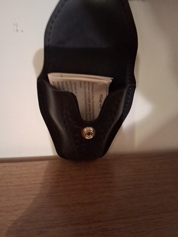 SAFARILAND MODEL 190 HANDCUFF CASE NEW