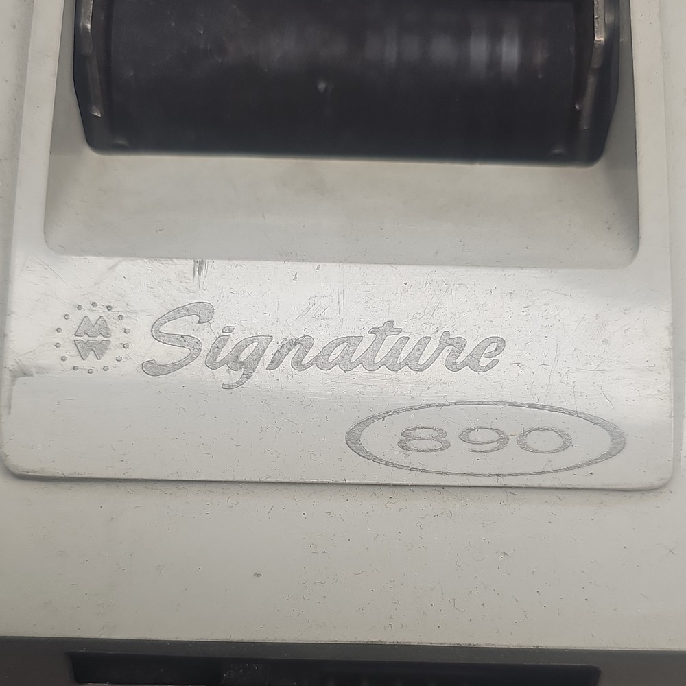 Signature MW 890 Antique Mechanical Adding Machine Classic Office Calculator