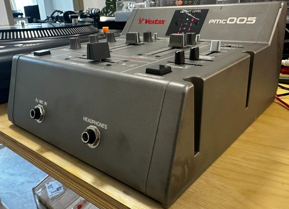 1pcs Vestax PMC005 Mixing Console