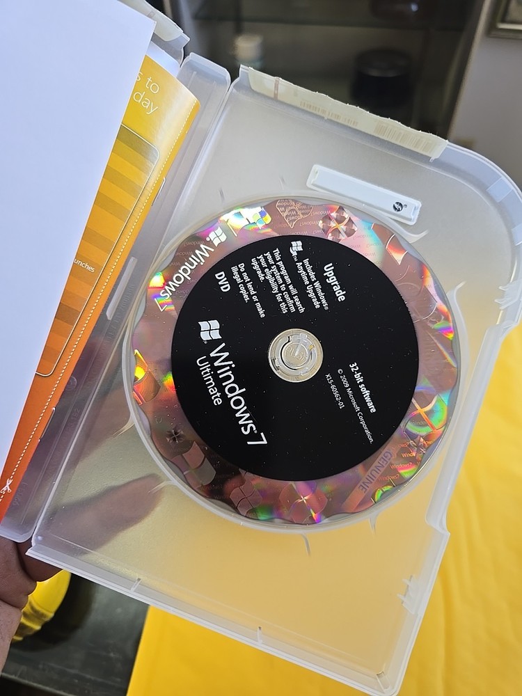 Microsoft Windows 7 Ultimate 32/64 Bit DVD -Full Retail Version