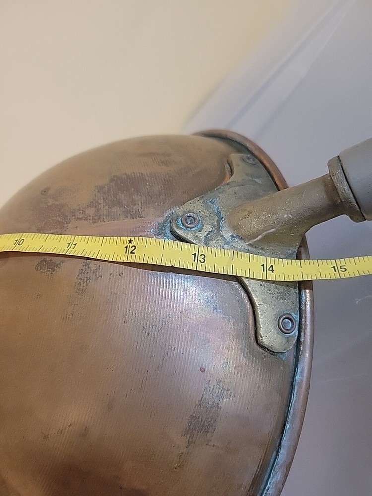 Vintage copper Bowl Wood Handle Hanging 2 Quart