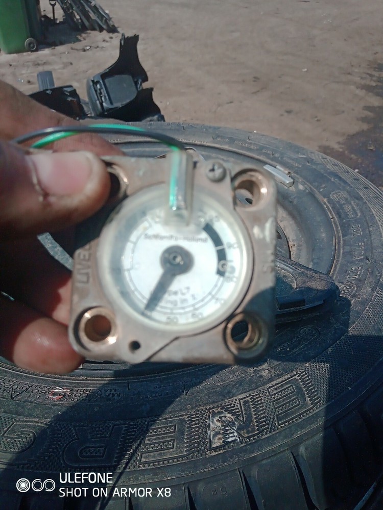 brass pressure pivoting float gauge