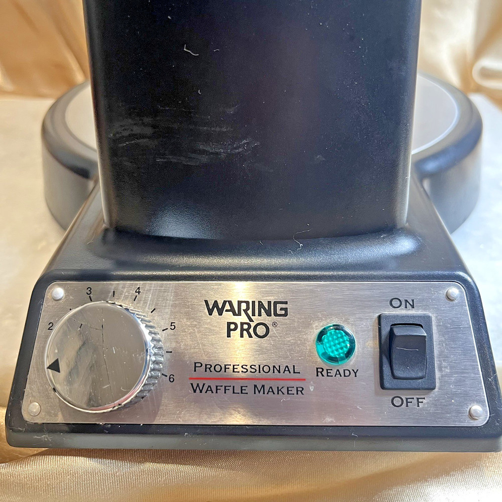 Waring Pro ~ Belgian Waffle Maker ~ Model WWM450PC ~ Tested ~ Works Great