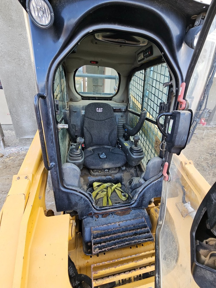 2018 CATERPILLAR 262D skidsteer loader enclosed cab