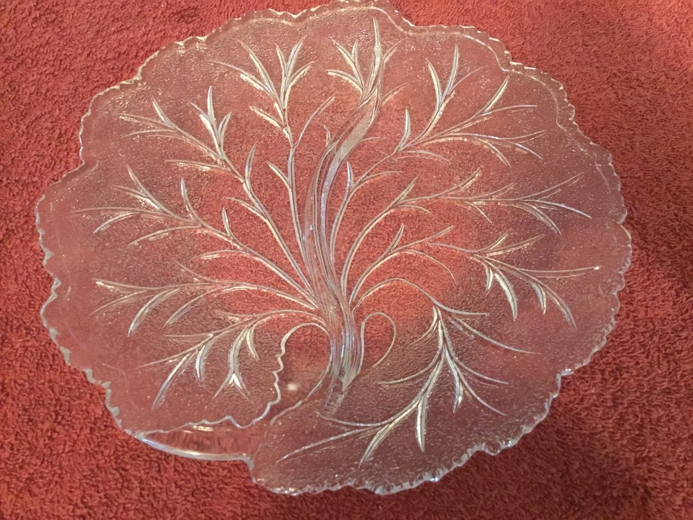 Round Clear Glass Tree Design Divided Dish