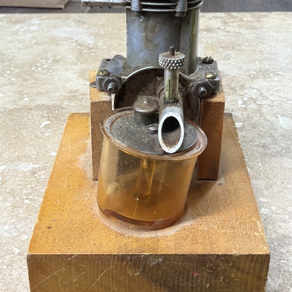 1942 FORESTER 19 (2 STROKE) GLOW MODEL AIRPLANE ENGINE