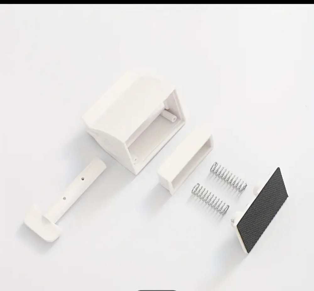 Rolling Toothpaste Squeezer