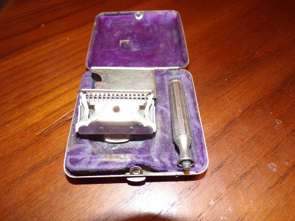 VTG Razor in Case