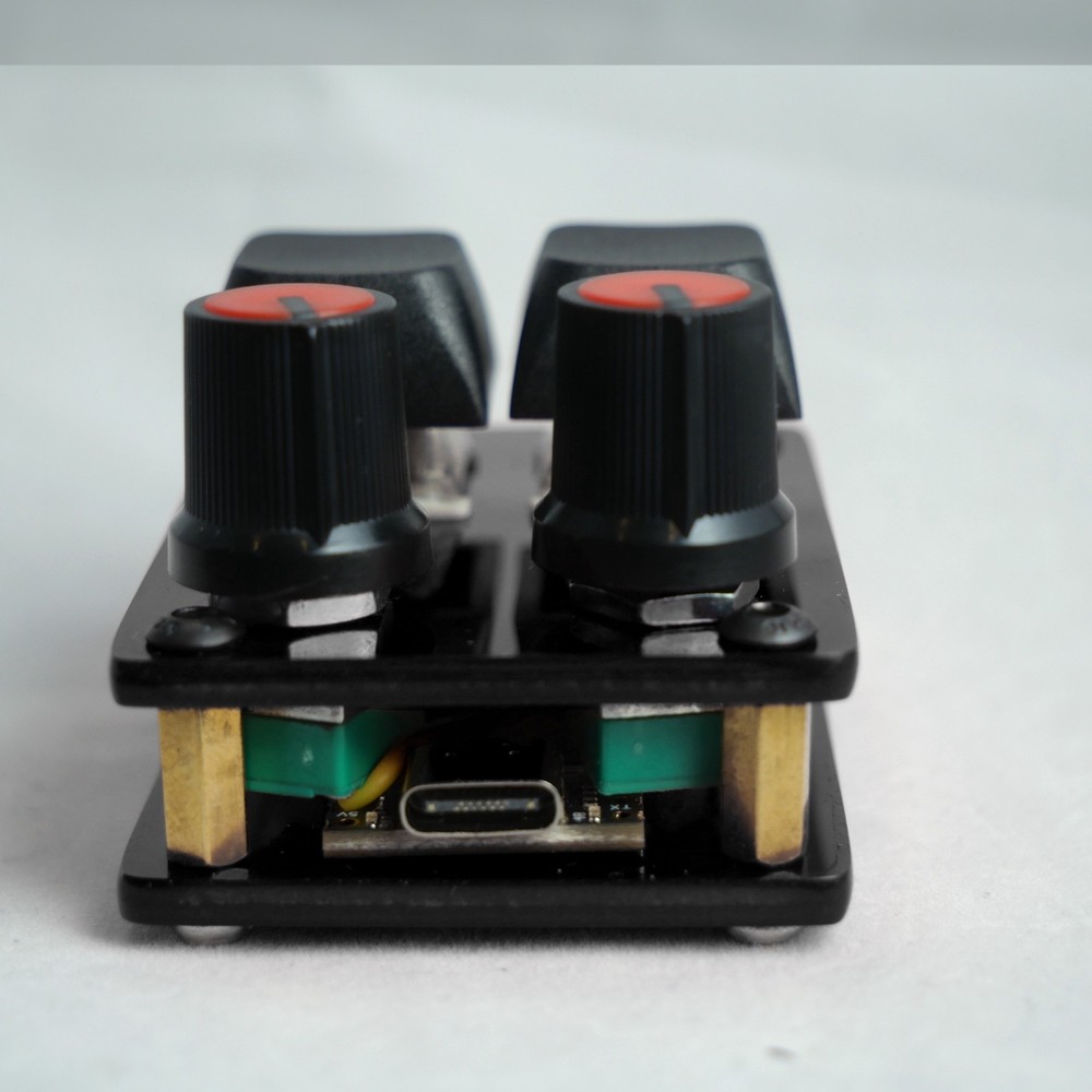 madMidiMini Compact Midi Controller with 2 Note Buttons 2 Potentiometers and LED