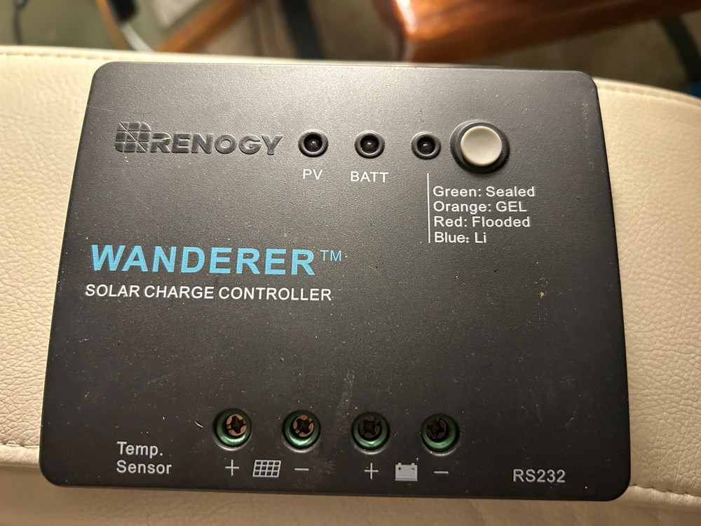 Wanderer Li 30A 12V PWM Solar Charge Controller with Bluetooth Temp Sensor