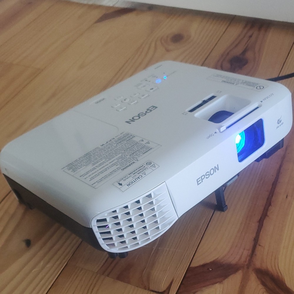 Epson VS250 3LCD Projector, Remote Control, USB VGA, White