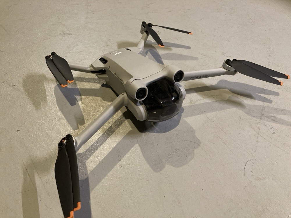 **DAMAGED** DJI Mini 3 Pro Fly More Combo