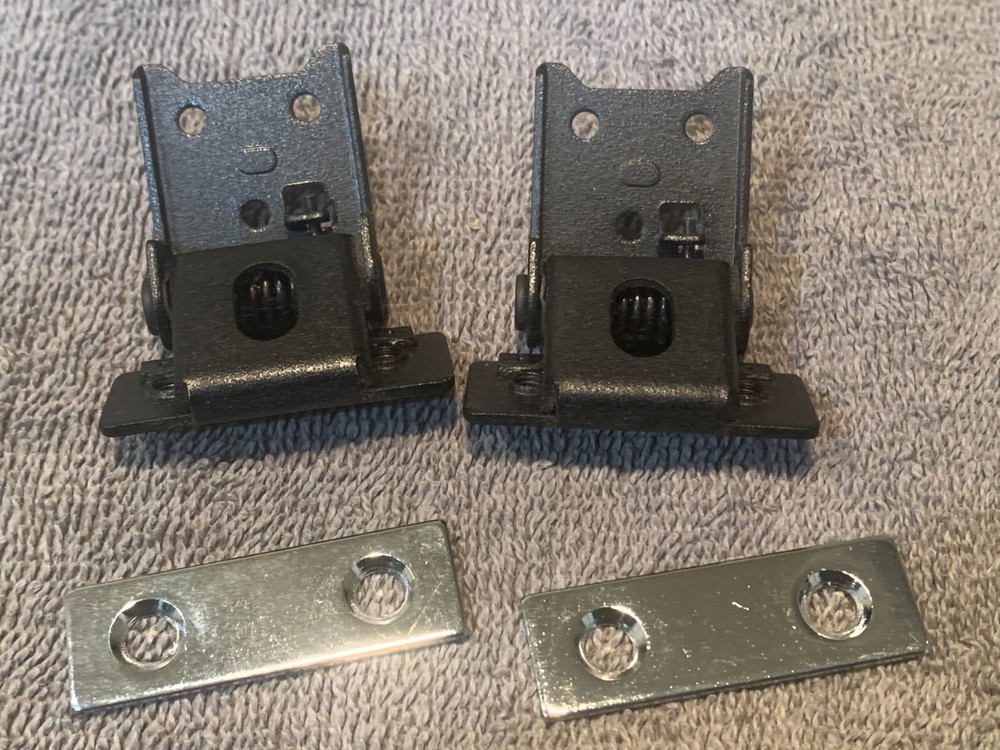 Denon DP-33F Stereo Turntable - Dustcover Hinges