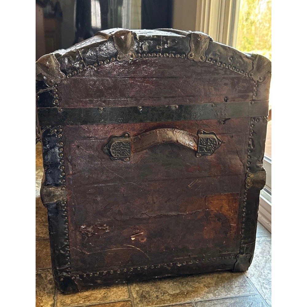 Antique 1899 Wescott Express Co. Domed Steamer Trunk Graphics & Inside Divided