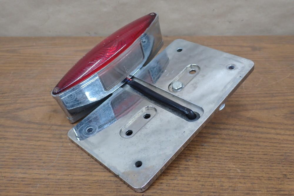HARLEY DAVIDSON CHROME LED LICENSE PLATE TAG LIGHT W/ MOUNTING BRACKET