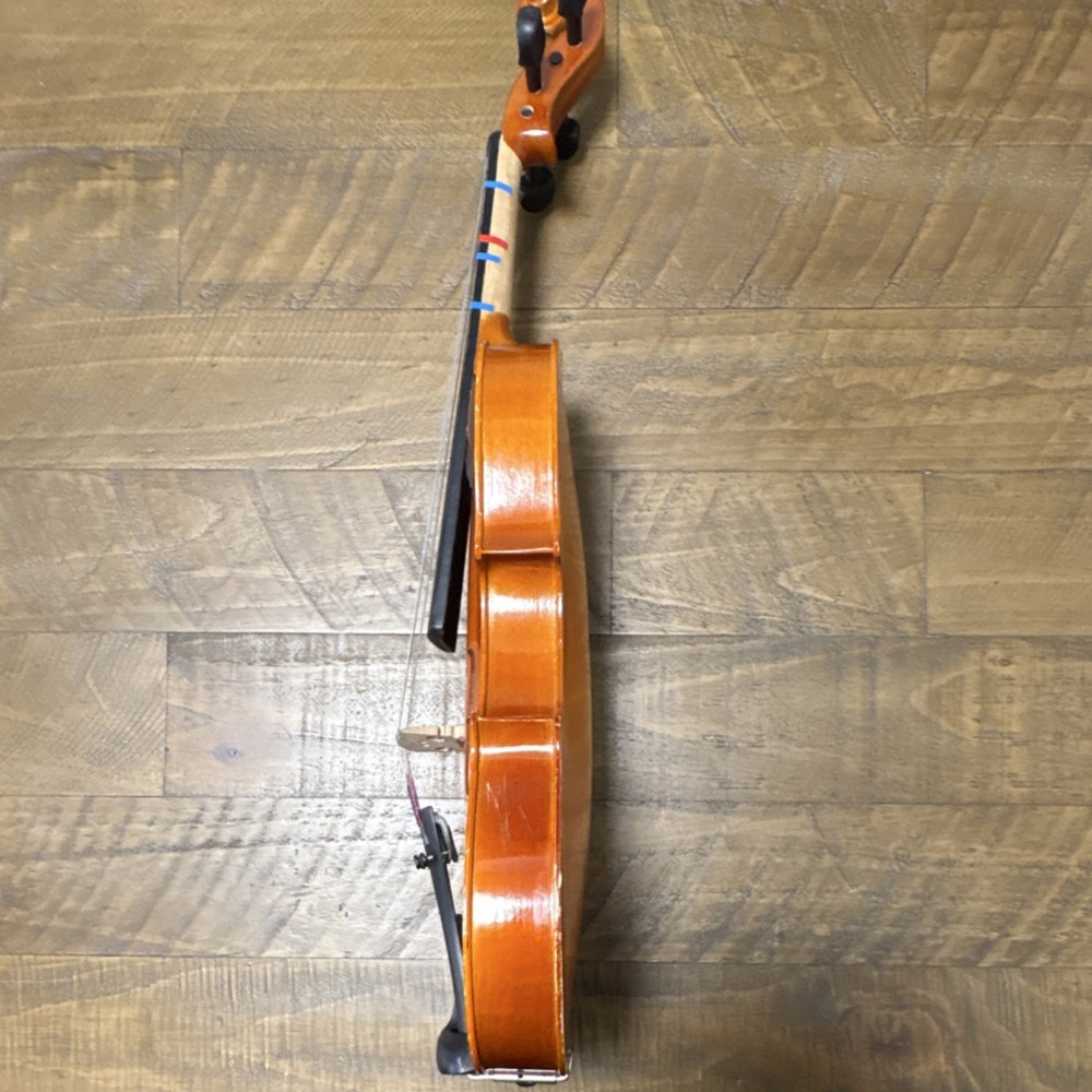 Functional Unmarked Full Size Violin W/ Chin rest