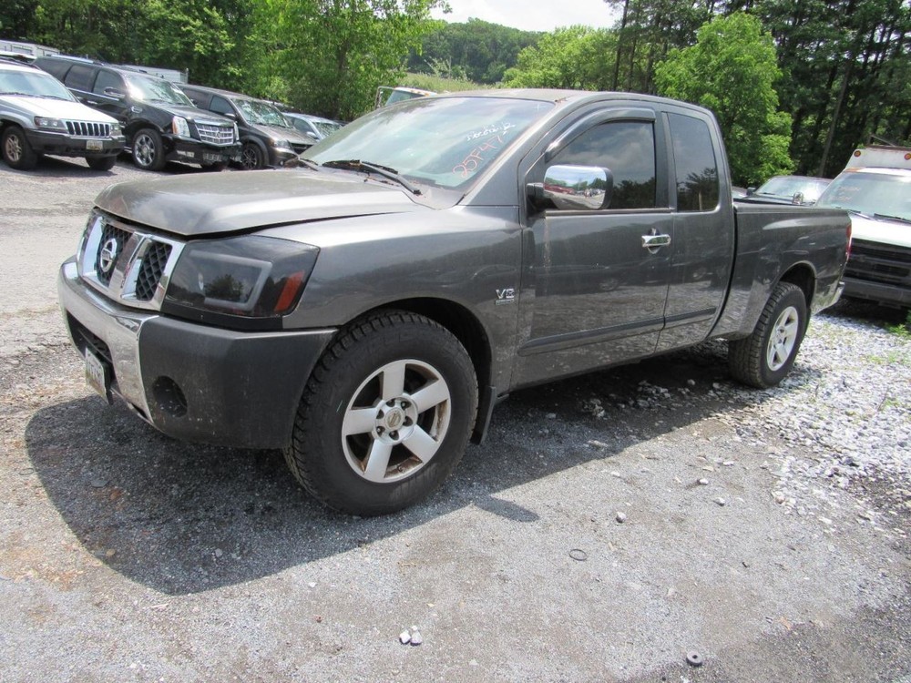 TITAN     2004 Glove Box 1055662