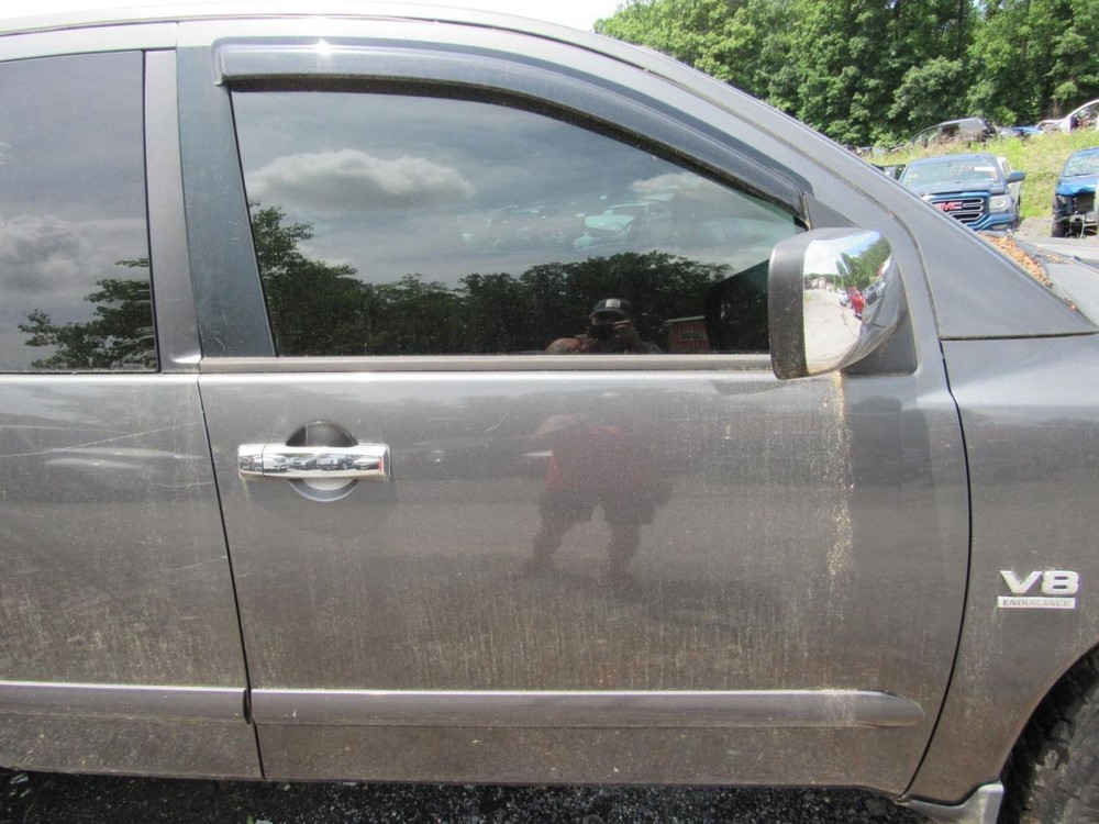 TITAN 2004 Glove Box 1055662